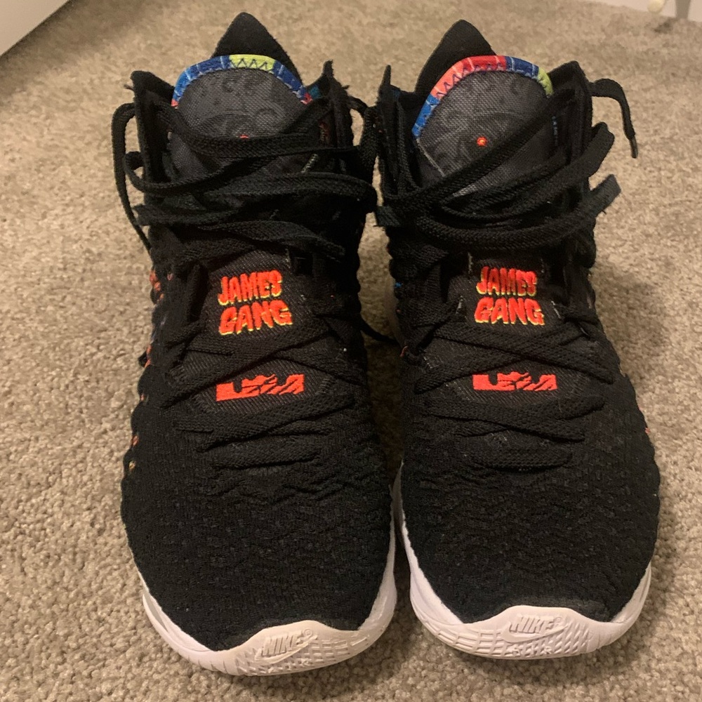 Lebron 17 “james gang” size 8